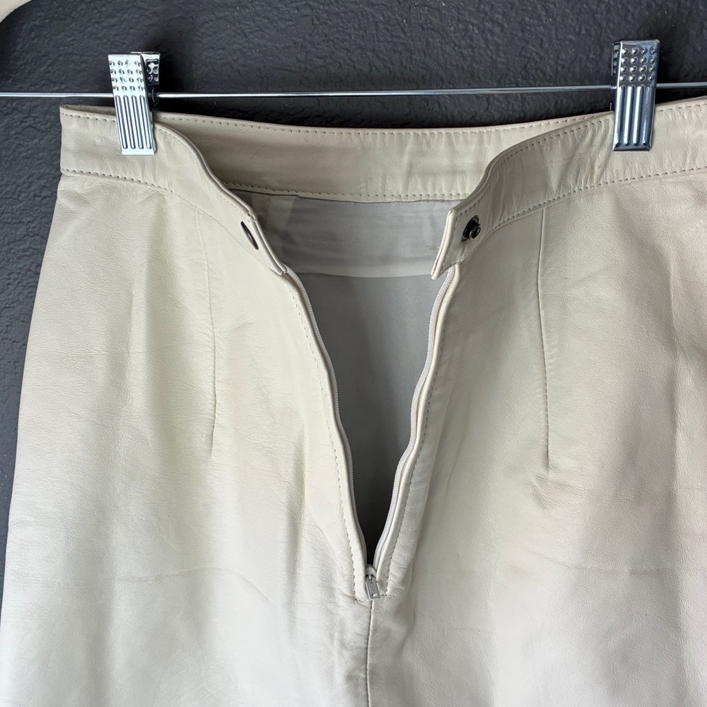 Vintage, Berman’s Cool White Leather Women's Skirt. - Picture 6 of 8